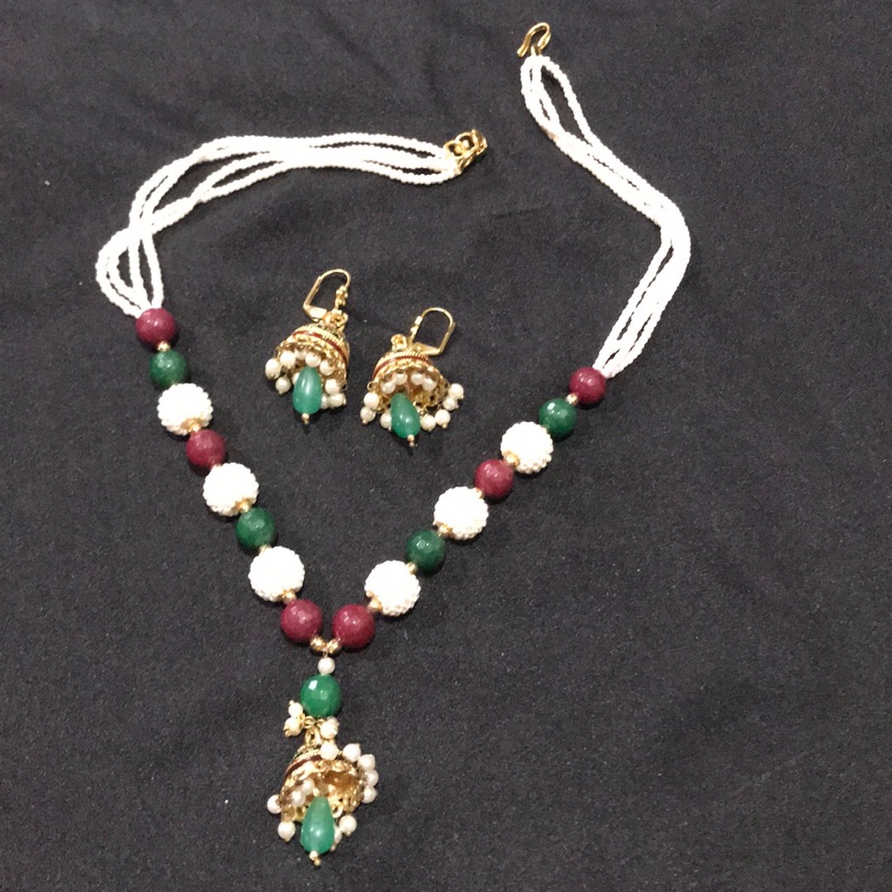 Necklace set NEW!!!!!